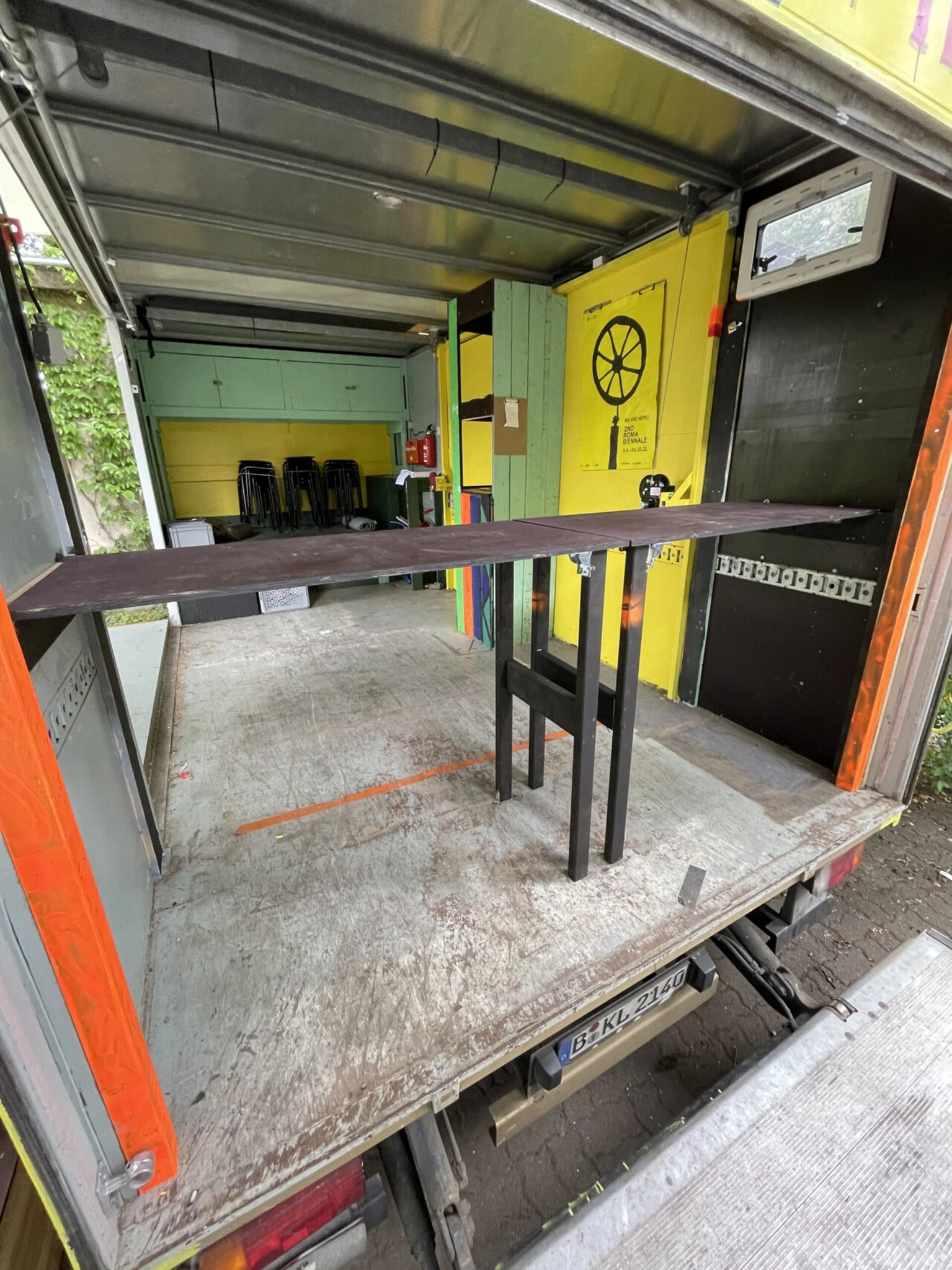 Stadtbretter — Innenraum des Werkstatt-Trailers